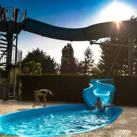 Mobil-home Familial, Piscine Et Toboggan Aquatique * Les Mathes